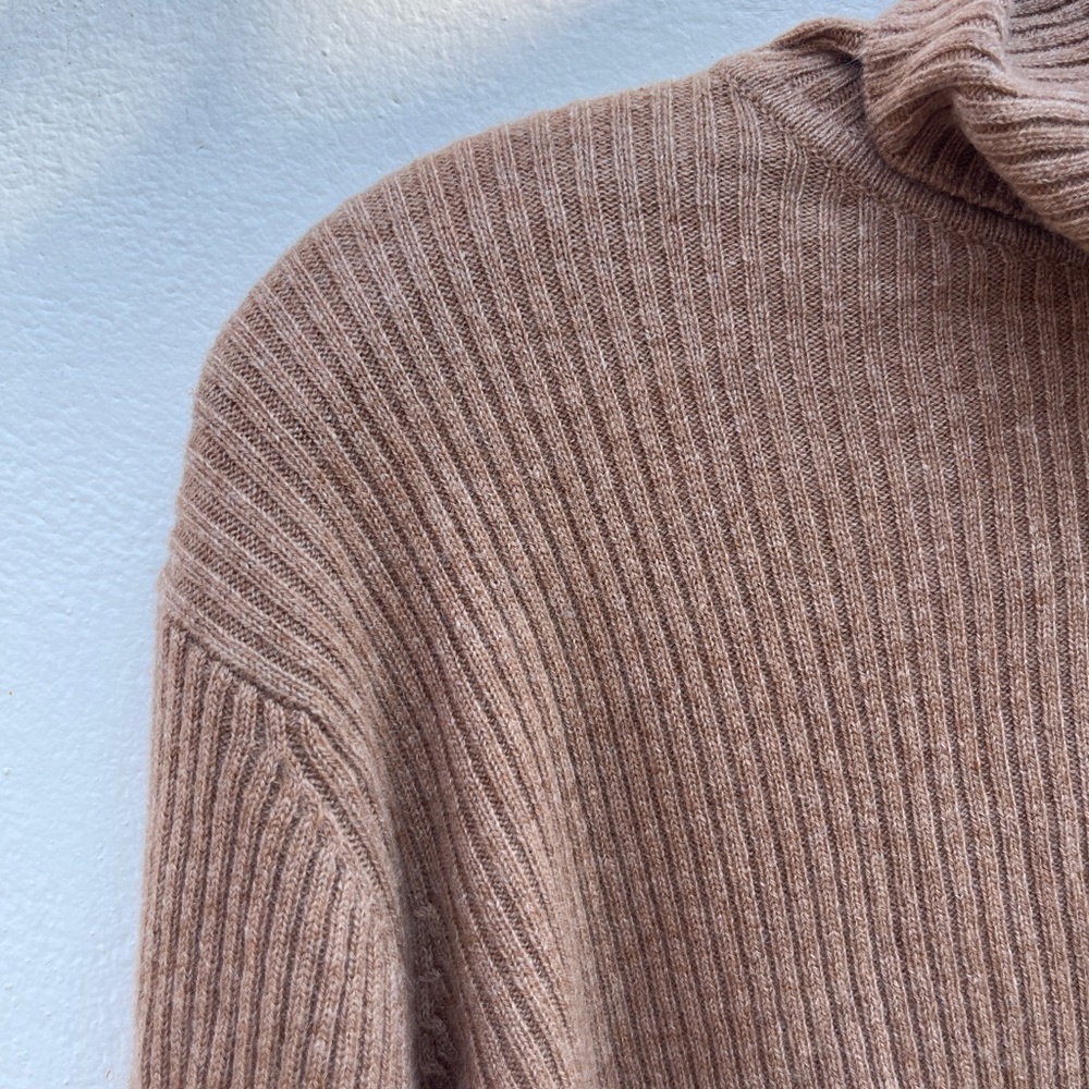 Cropped wool sweater